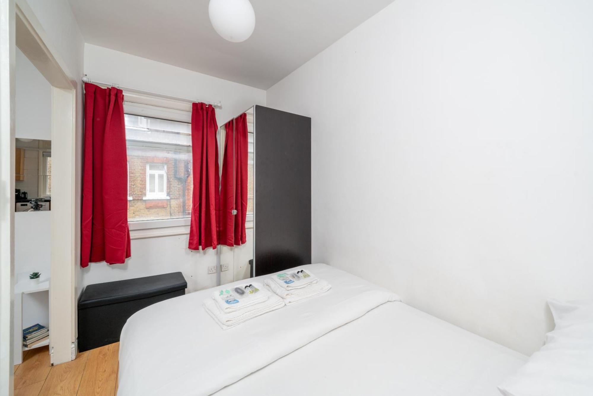 Carnaby & Oxford Street - Central Soho - One Bedroom - Double Bed & Sofabed Лондон Екстер'єр фото