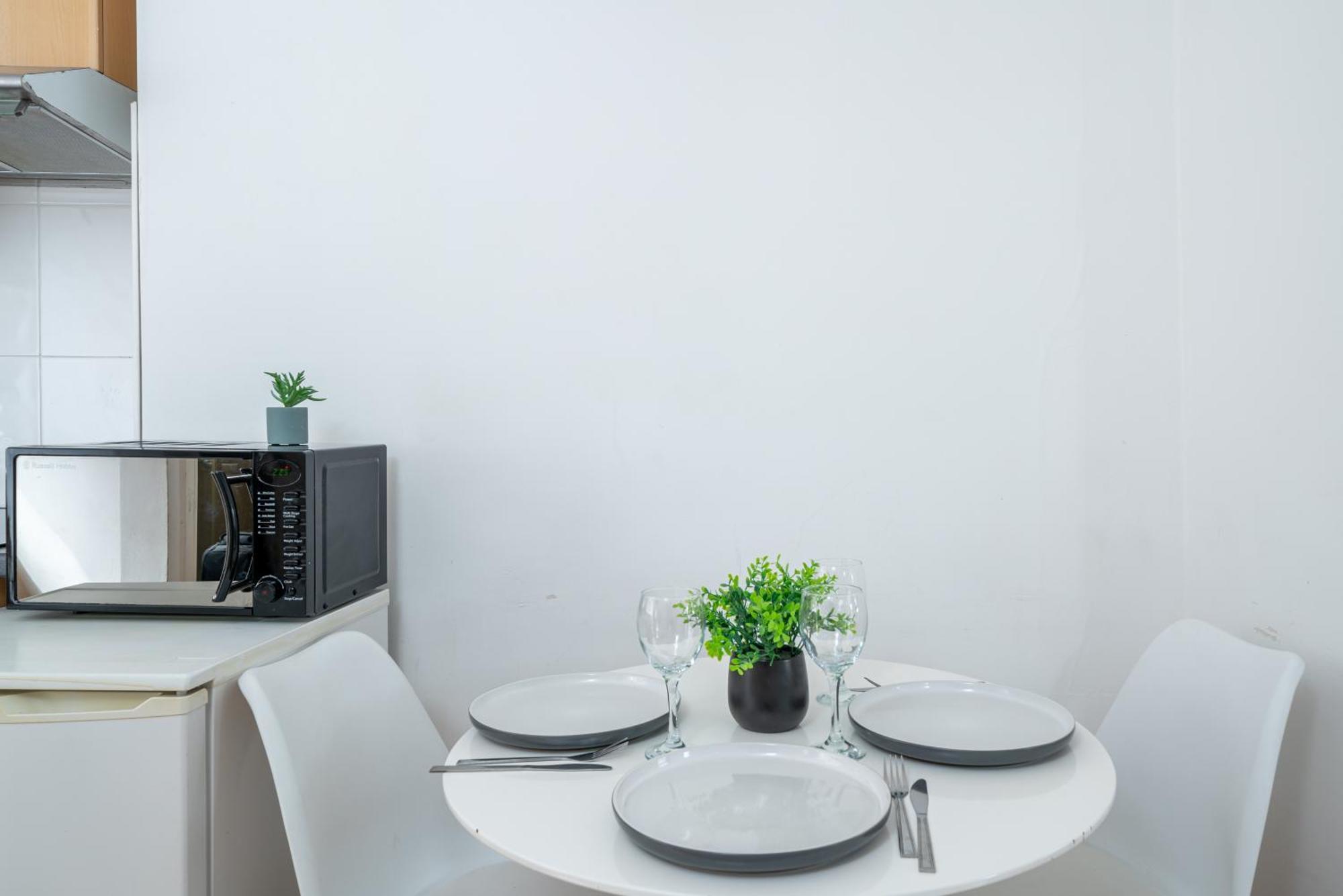 Carnaby & Oxford Street - Central Soho - One Bedroom - Double Bed & Sofabed Лондон Екстер'єр фото